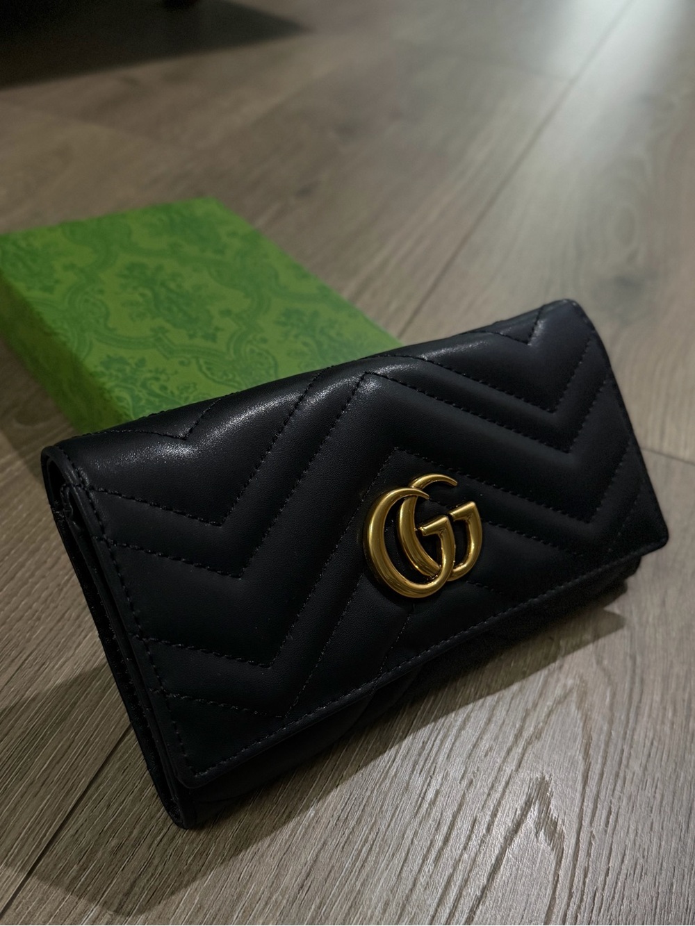 Gucci Black Chevron Leather Wallet with Gold GG Logo - Picture 5 of 5